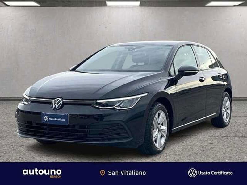 Volkswagen Golf Variant 1.0 eTSI EVO DSG Life del 2024 usata a Casoria