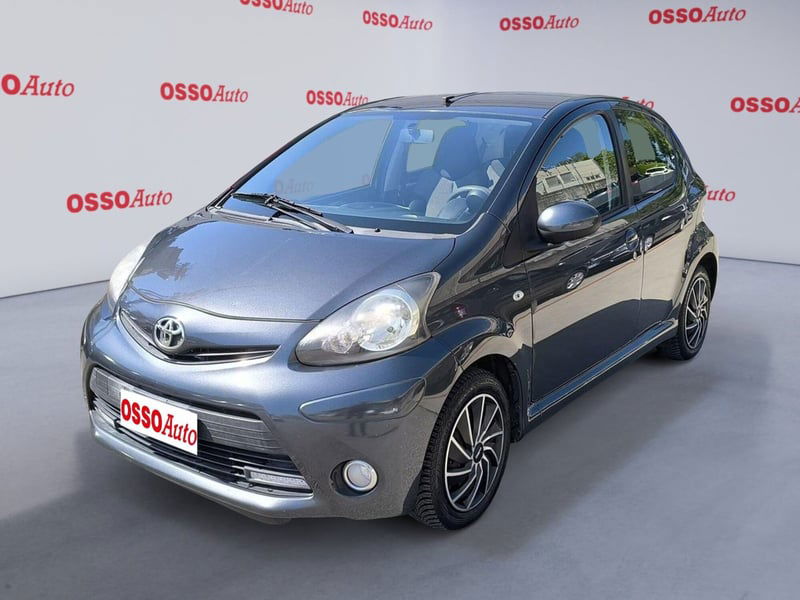 Toyota Aygo 1.0 12V VVT-i 5 porte Active Connect del 2014 usata a Udine