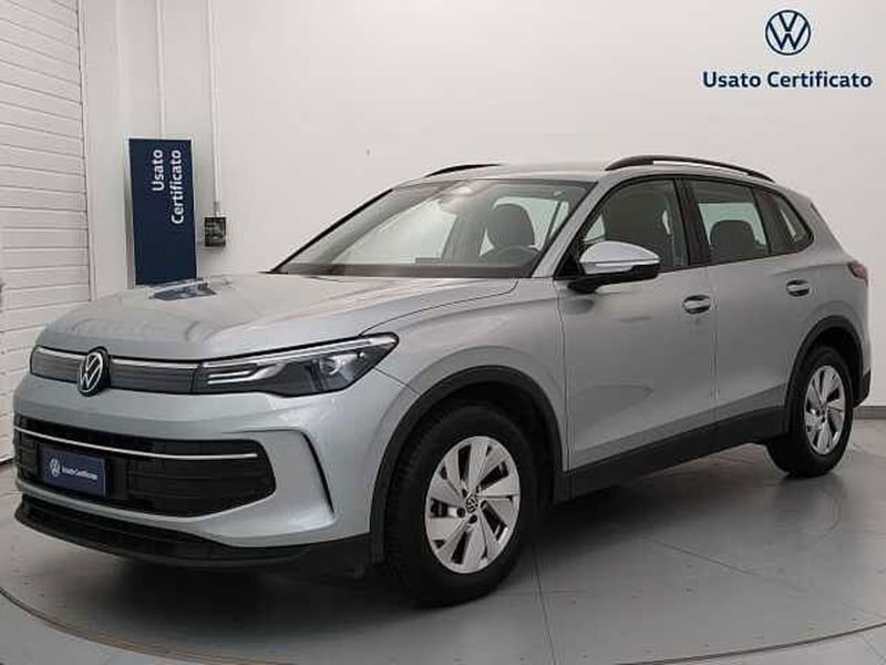 Volkswagen Tiguan Allspace 2.0 tdi Life 150cv dsg del 2024 usata a Busto Arsizio