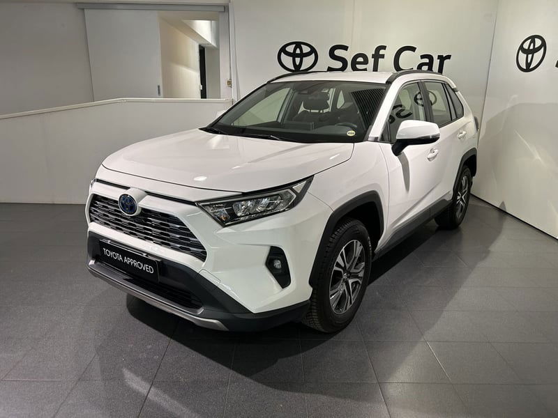 Toyota Rav4 HV (218CV) E-CVT 2WD Active del 2022 usata a Milano