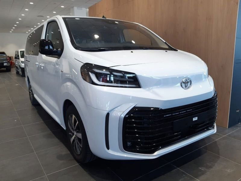 Toyota Proace Verso Verso 2.0D 177 CV L2 D Luxury nuova a Vicenza