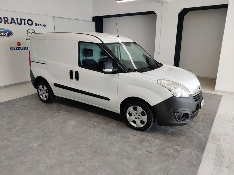 Opel Combo 1.3 CDTI PC-TN Van 750kg E6 del 2017 usata a Arezzo
