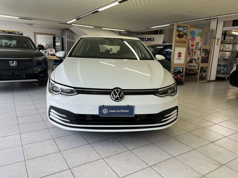 Volkswagen Golf 1.0 eTSI EVO DSG Life del 2020 usata a Corropoli