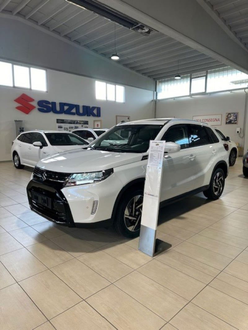 Suzuki Vitara 1.4 Hybrid Easy Cool nuova a Novara