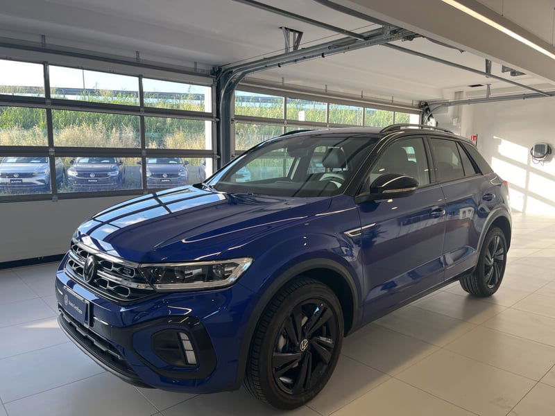 Volkswagen T-Roc 1.0 tsi R-Line 115cv del 2024 usata a Salerno