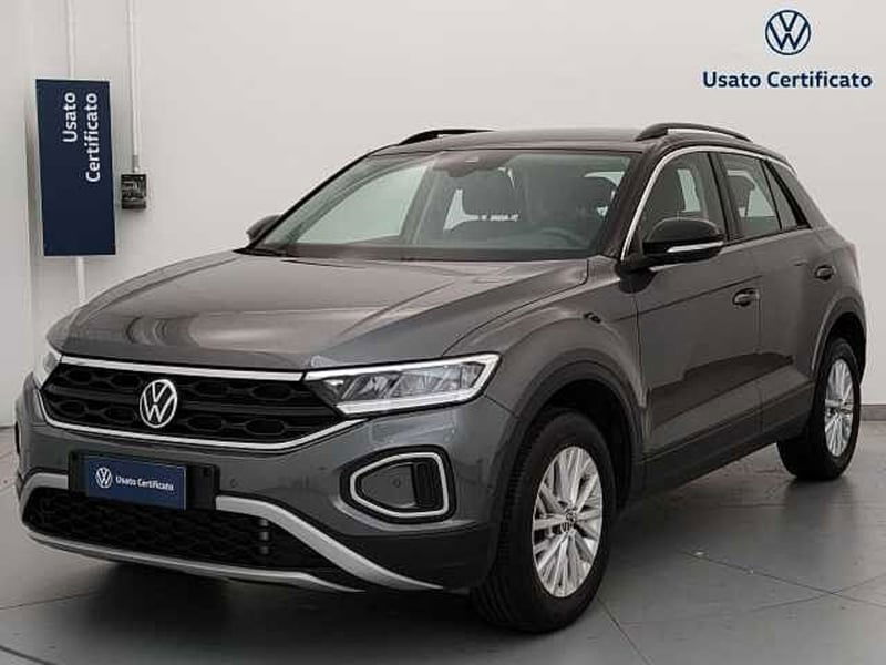 Volkswagen T-Roc 1.5 tsi Life dsg del 2024 usata a Busto Arsizio
