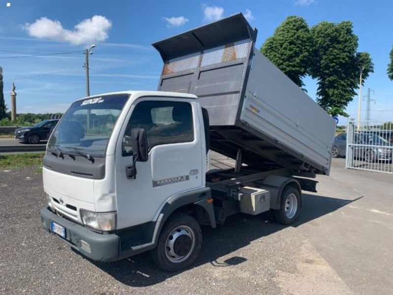 Nissan Cabstar 120.35 3.0 Tdi PC-RG Cabinato L nuova a Massarosa