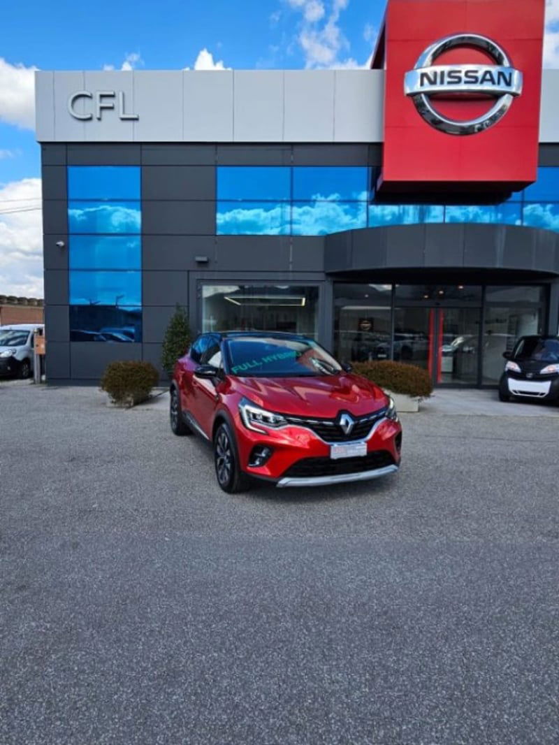 Renault Captur Full Hybrid E-Tech 145 CV Techno del 2024 usata a Lucca