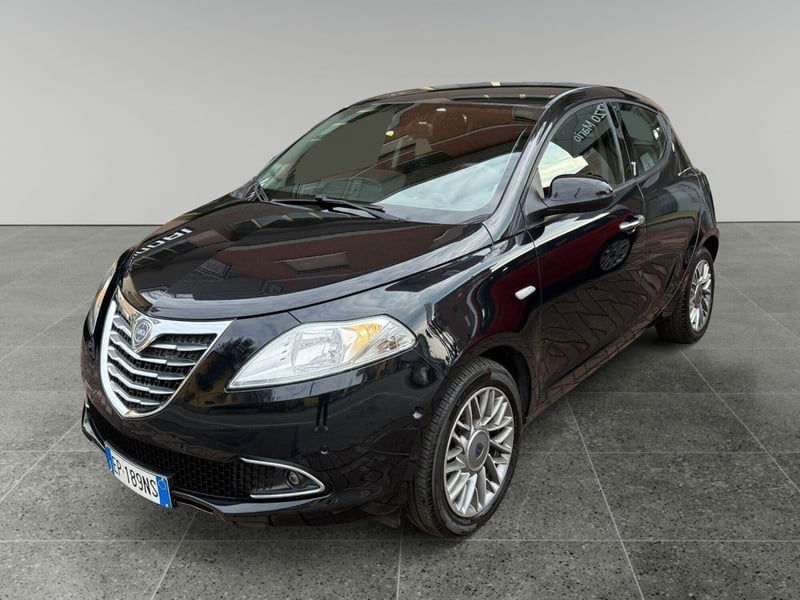 Lancia Ypsilon 0.9 TwinAir 85 CV 5 porte S&S Silver del 2012 usata a Cirie'