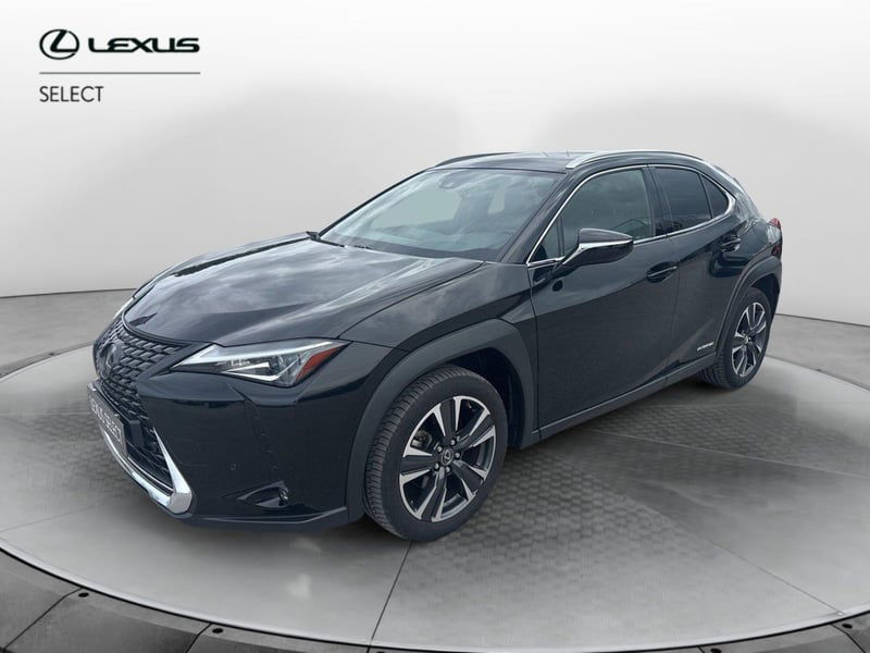 Lexus UX Hybrid 4WD Premium del 2021 usata a Melilli