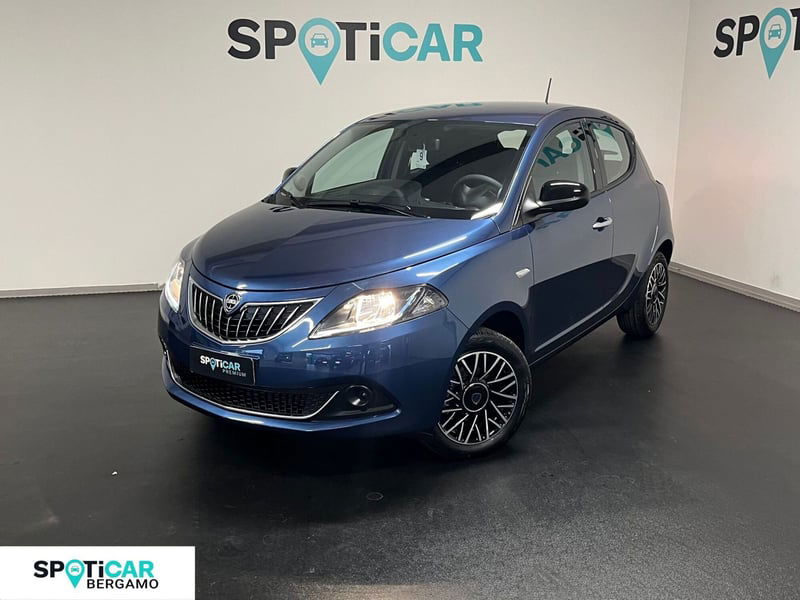 Lancia Ypsilon 1.0 FireFly 5 porte S&S Hybrid Gold Plus nuova a Bergamo