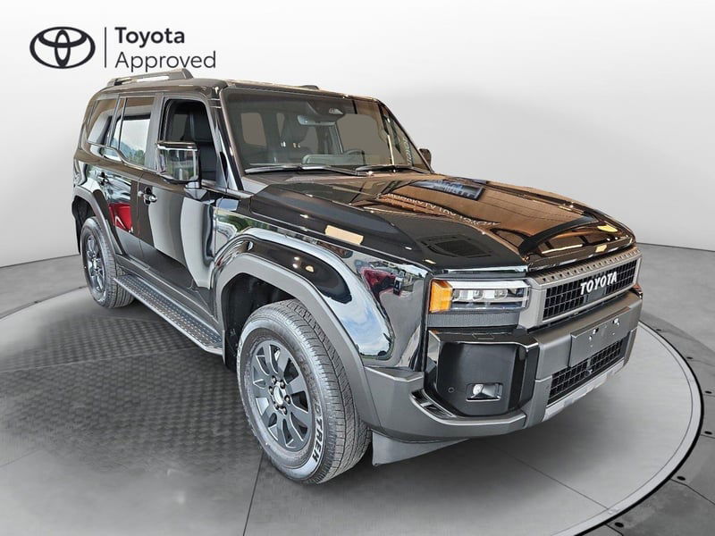 Toyota Land Cruiser 2.8 d-4d Adventure awd auto nuova a Torri di Quartesolo