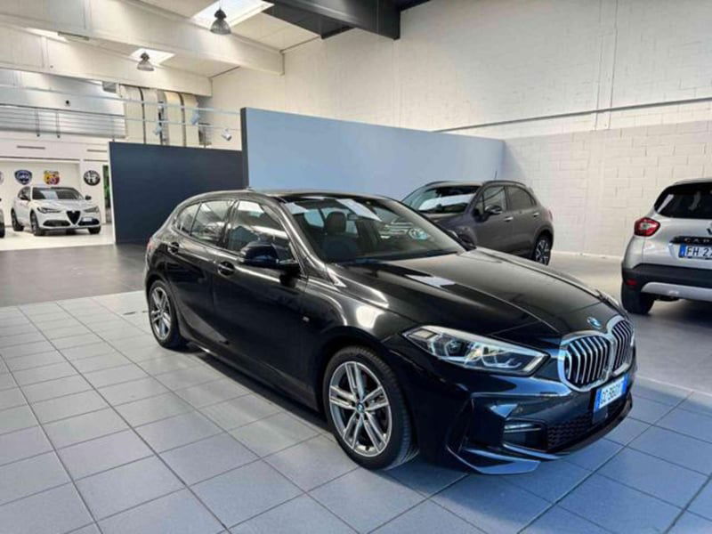 BMW Serie 1 116d 2.0 116CV cat 5 porte Attiva DPF del 2020 usata a Vercelli