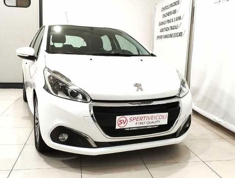 Peugeot 208 75 5 porte Active del 2016 usata a Maglie