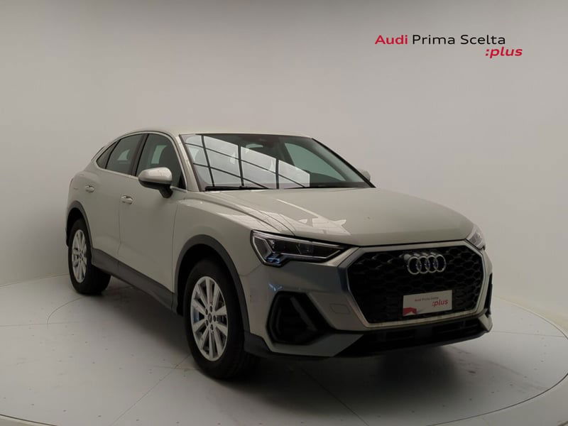 Audi Q3 Sportback 45 TFSI e S tronic Business Plus nuova a Benevento