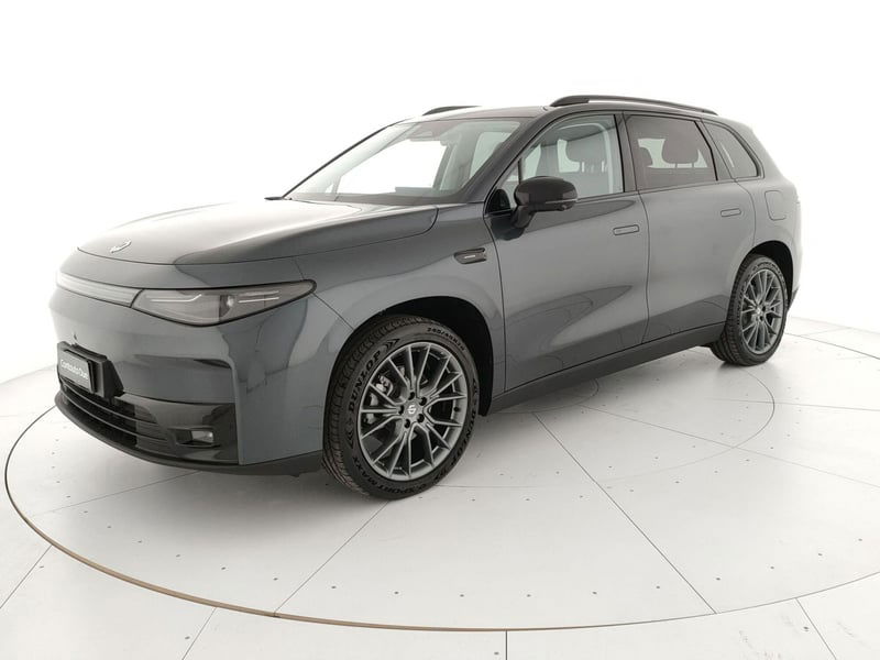 Leapmotor C10 C10 reev Design nuova a Teverola