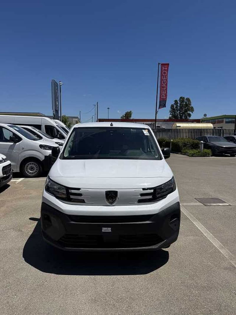 Peugeot Partner Furgone 1.5 bluehdi 100cv S&S L2 d.cab mobile nuova a Cavallino