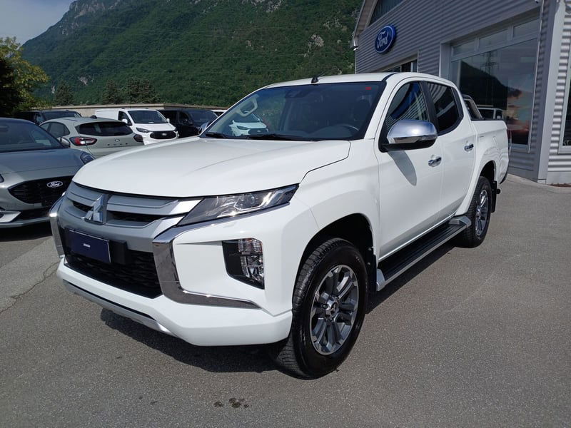 Mitsubishi L200 2.3 D Club Cab 4x4 Super Select Intense del 2021 usata a Belluno