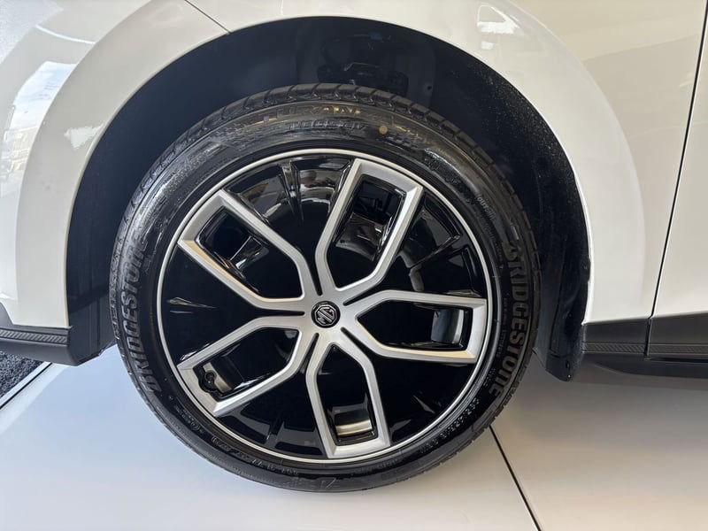 Mg MG4 MG4 Luxury 64 KWh nuova a Milano