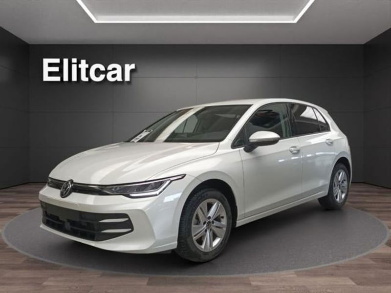 Volkswagen Golf Variant 1.5 etsi Life 115cv dsg del 2024 usata a Magenta