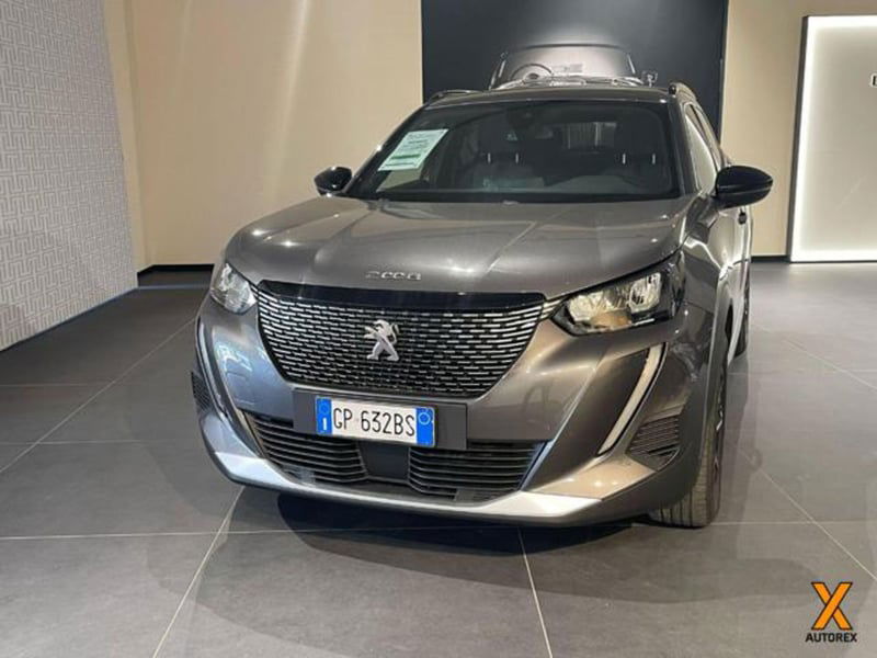 Peugeot 2008 PureTech 100 S&S Allure del 2023 usata a Olgiate Olona