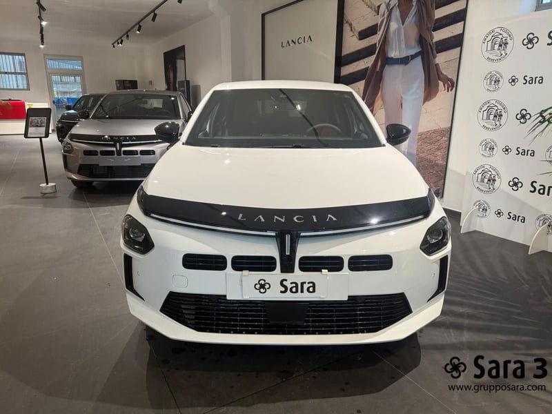 Lancia Ypsilon 54kWh LX nuova a Benevento