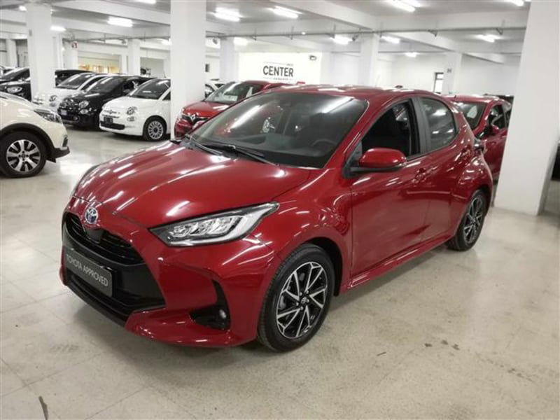 Toyota Yaris Trend nuova a Salerno
