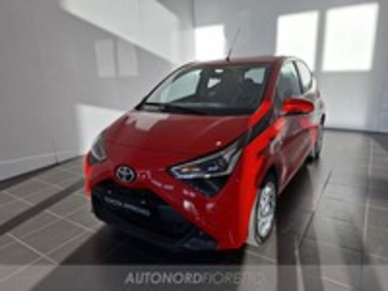 Toyota Aygo 1.0 VVT-i 72 CV 5 porte x-cool MMT del 2021 usata a Reana del Rojale