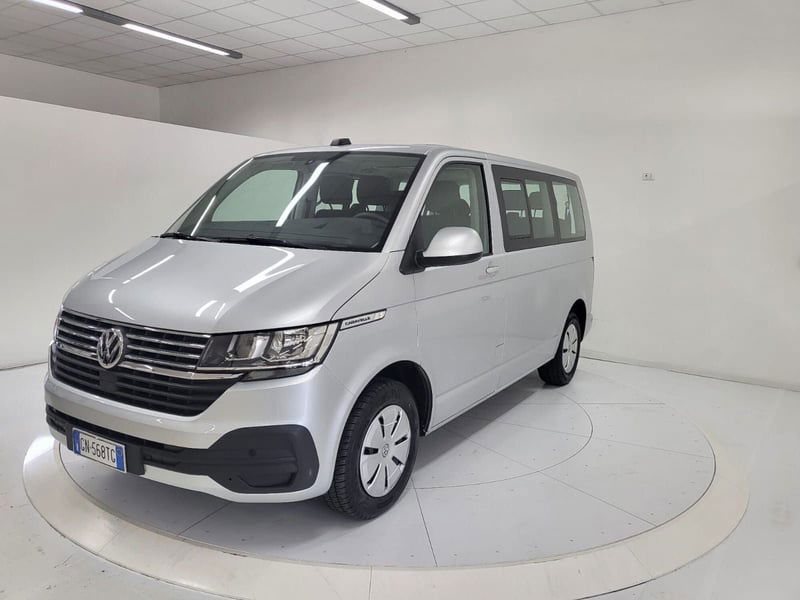 Volkswagen Veicoli Commerciali Caravelle 2.0 TDI 150CV DSG PC Comfortline del 2023 usata a Catanzaro