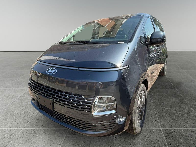Hyundai Staria 1.6 hev 2wd auto nuova a Cirie'