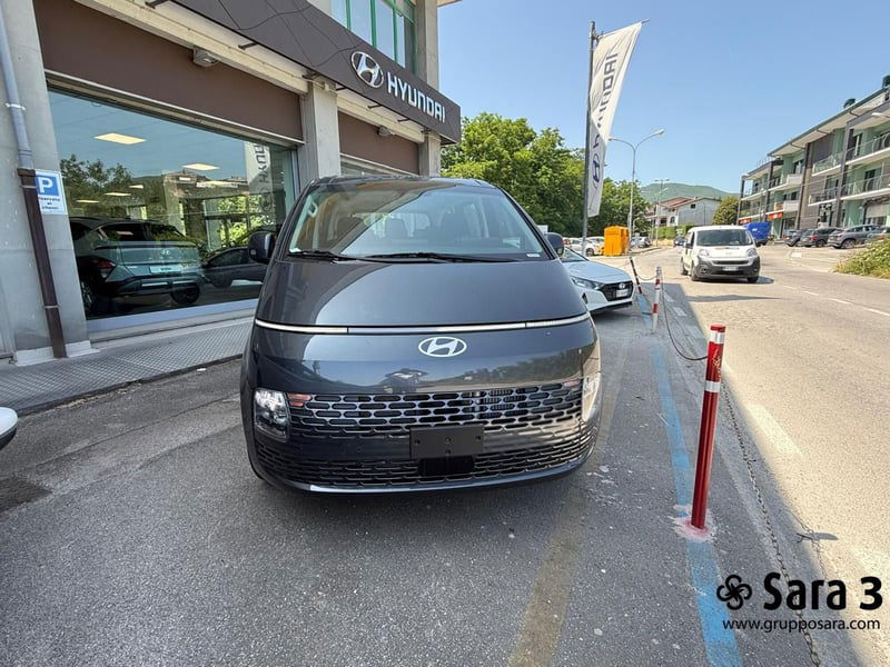 Hyundai Staria 1.6 hev 2wd auto nuova a Mercogliano