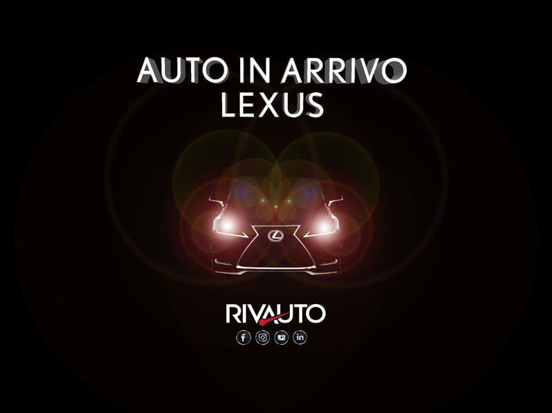 Lexus LBX 1.5 hybrid Cool 4wd del 2024 usata a Cantu'