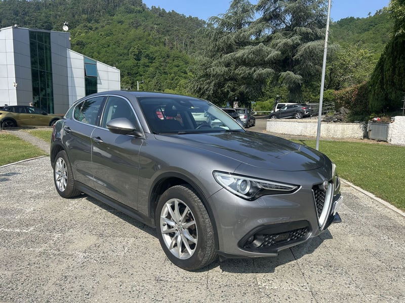 Alfa Romeo Stelvio Stelvio 2.2 Turbodiesel 210 CV AT8 Q4 Business del 2017 usata a La Spezia