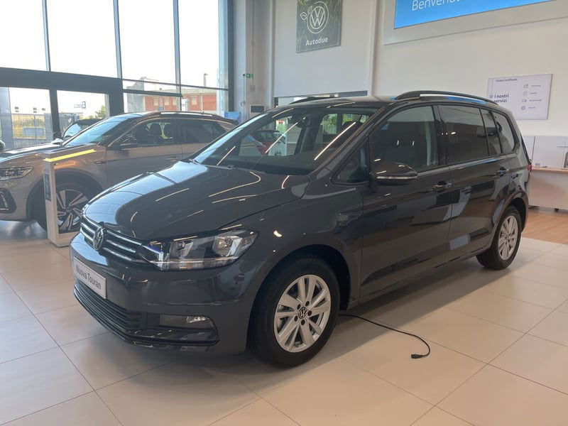 Volkswagen Touran 2.0 TDI 150 CV SCR DSG Business BlueMotion Technology nuova a Salerno