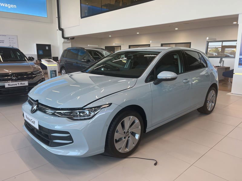 Volkswagen Golf 2.0 TDI SCR Life nuova a Salerno