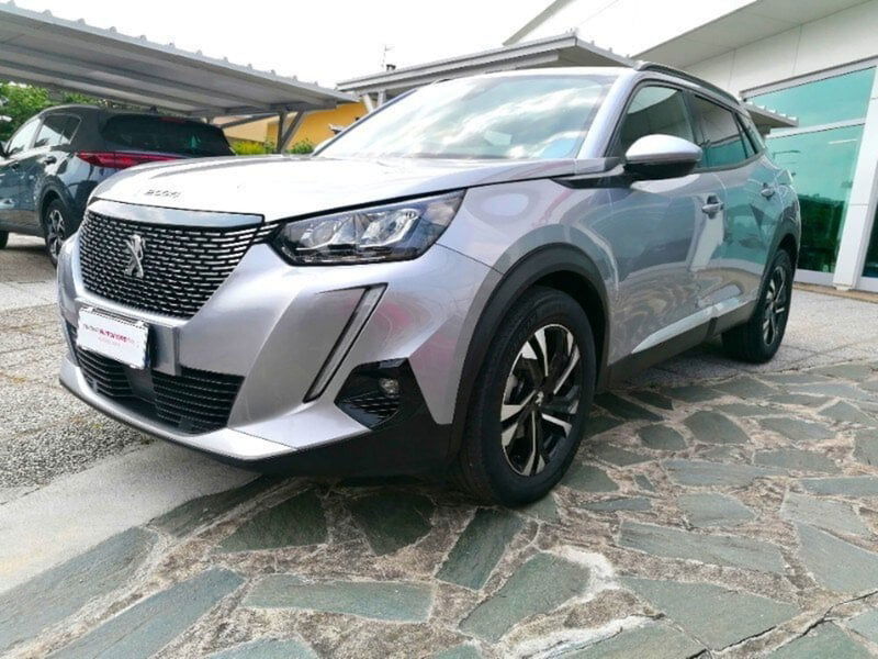 Peugeot 2008 PureTech 130 S&S EAT8 Allure Pack del 2021 usata a Rho