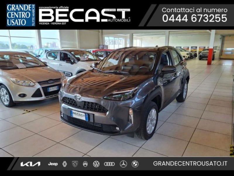 Toyota Yaris Cross 1.5h GR Sport Black Sky fwd 116cv e-cvt del 2025 usata a Brendola