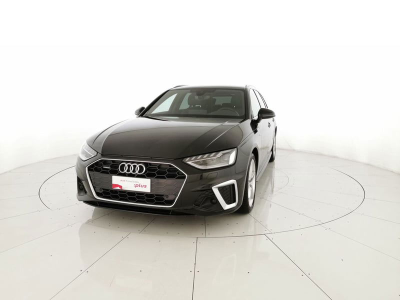 Audi A4 Avant 40 2.0 tdi mhev S line edition quattro 204cv s-tronic del 2023 usata a Vasto