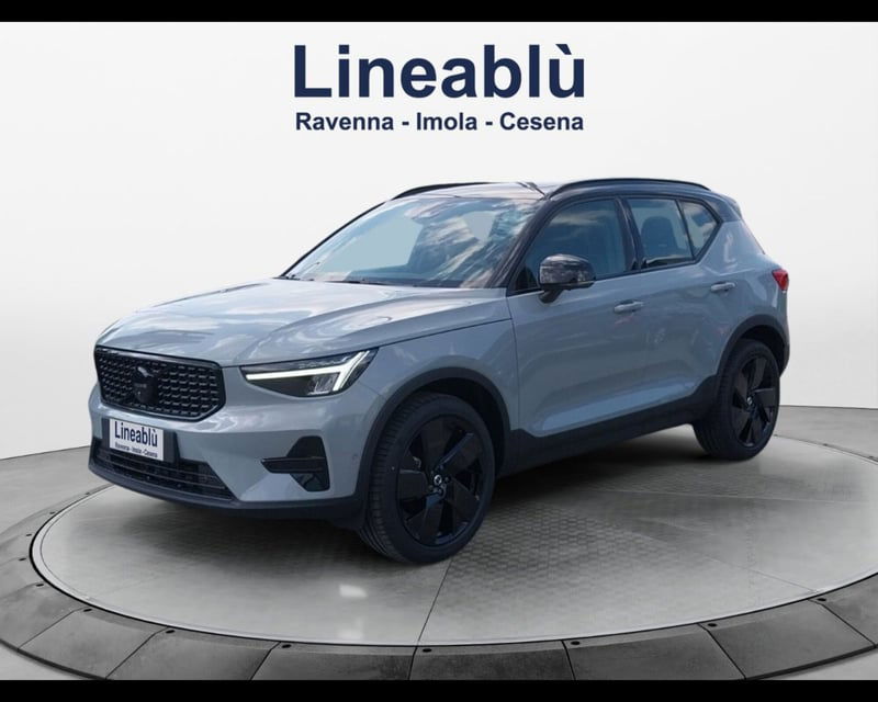 Volvo XC40 2.0 b3 Ultra Black Edition auto nuova a Imola