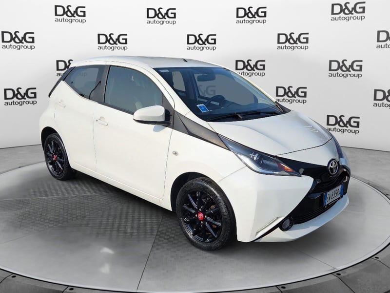 Toyota Aygo 1.0 VVT-i 69 CV 5 porte x-play TSS del 2014 usata a Carpi