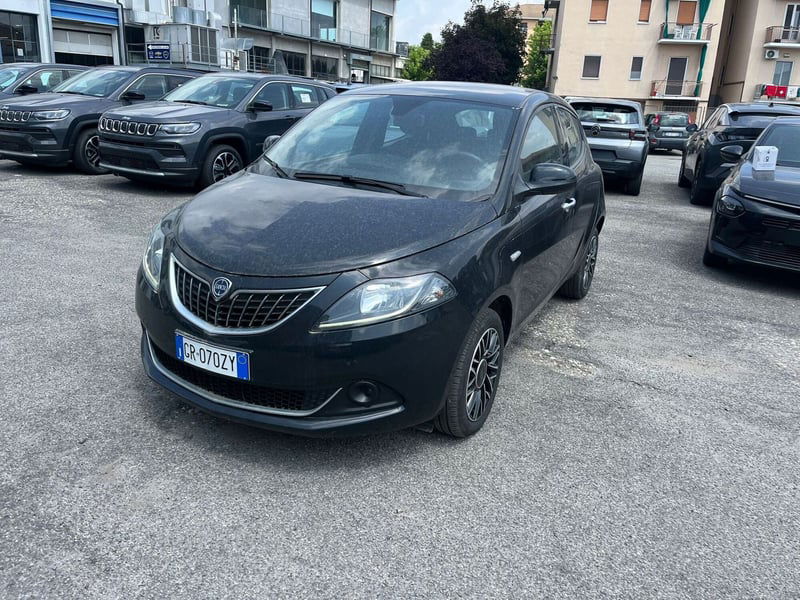 Lancia Ypsilon 1.0 FireFly 5 porte S&S Hybrid Gold Plus del 2024 usata a Milano
