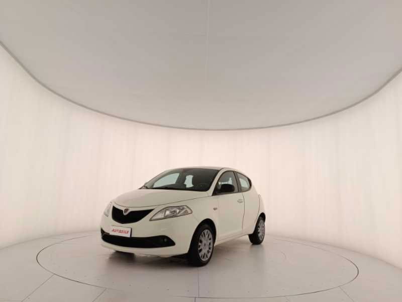 Lancia Ypsilon 1.0 FireFly 5 porte S&S Hybrid Gold Plus del 2021 usata a Montebelluna