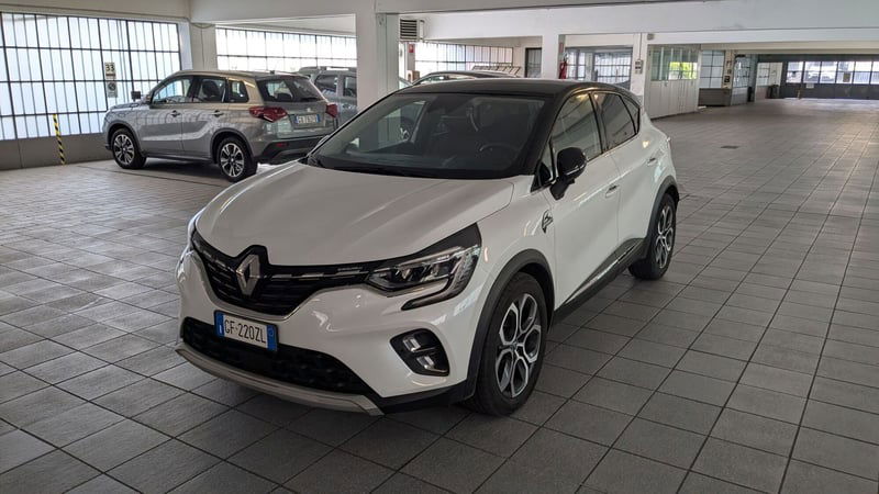 Renault Captur Full Hybrid E-Tech 145 CV Intens del 2021 usata a Milano