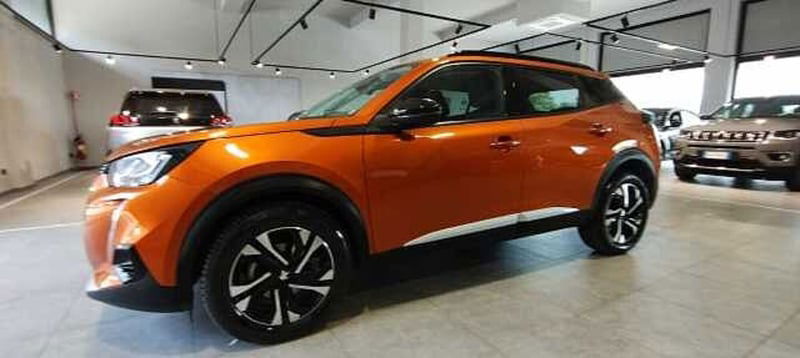 Peugeot 2008 PureTech 100 S&S Allure Pack del 2022 usata a Viterbo