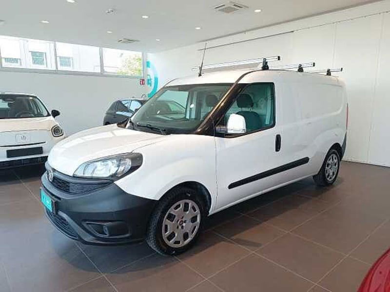 Fiat Doblò Furgone cargo maxi 1.4 tjt n.power 120cv LH1 Lounge del 2019 usata a Forli'