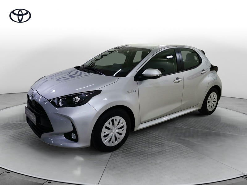 Toyota Yaris 1.5 Hybrid 5 porte Energy del 2021 usata a Montecorvino Pugliano