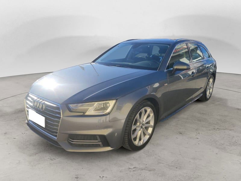 Audi A4 Avant 35 TDI S tronic S line edition del 2017 usata a Sala Consilina