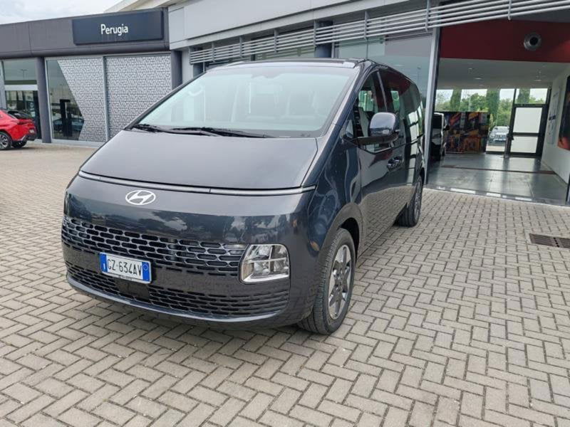 Hyundai Staria 1.6 hev 2wd auto nuova a Perugia