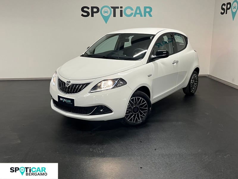 Lancia Ypsilon 1.0 FireFly 5 porte S&S Hybrid Gold Plus nuova a Bergamo