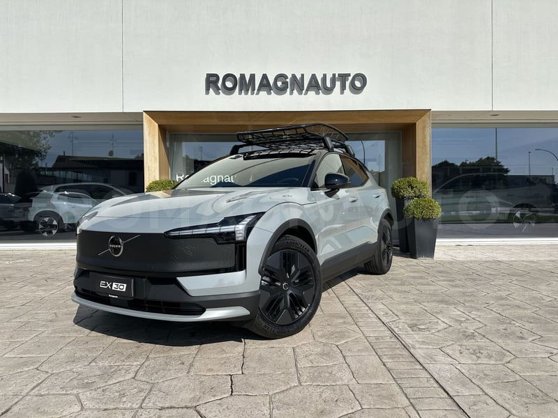 Volvo EX30 Cross Country Twin Motor Performance Ultra awd nuova a Forli'